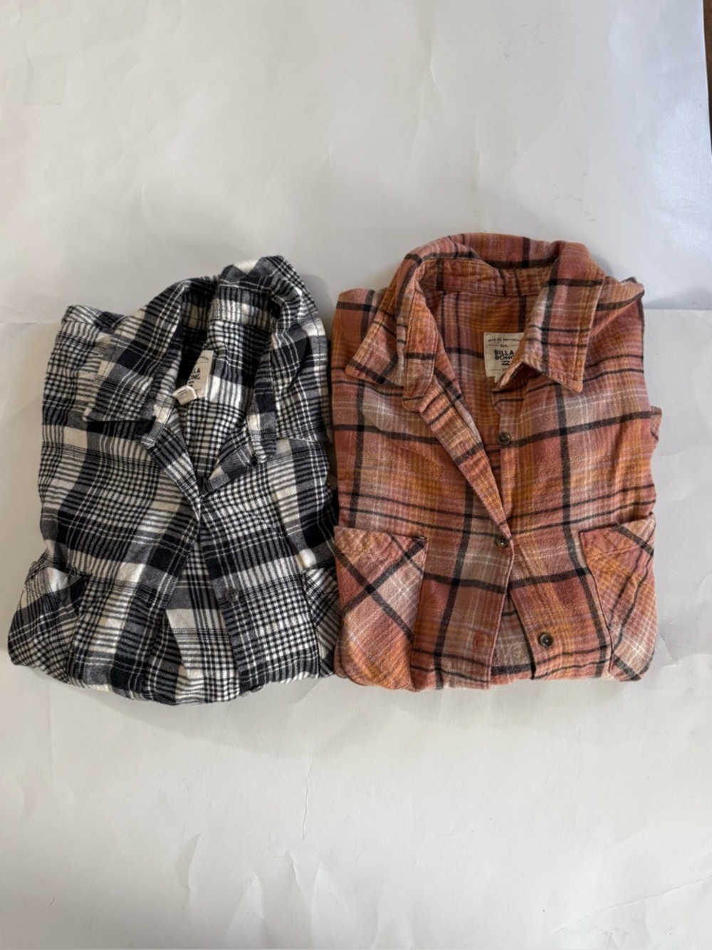 BUNDLE: 2 Billabong women’s flannels, size large